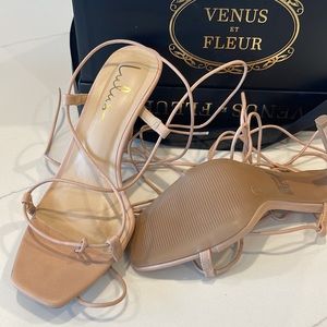 NEVER WORN Lulus Lyllian Nude Heel✨